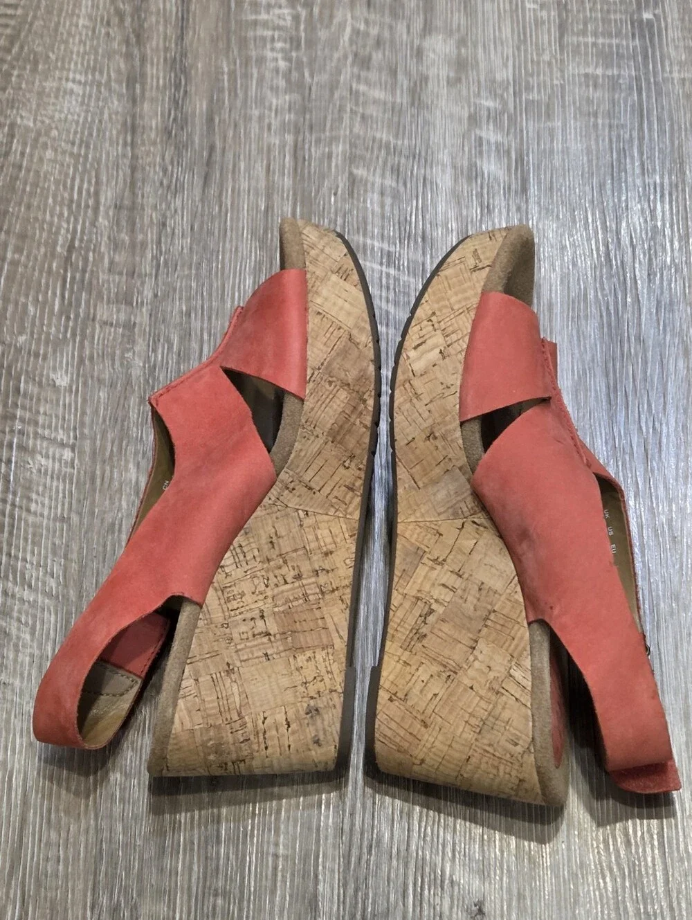 Clarks Rosamund Dune Coral Suede Hook And Loop Cork Wedge Sandal 9M
